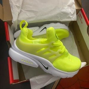 NEW Toddler Nike Presto sneakers